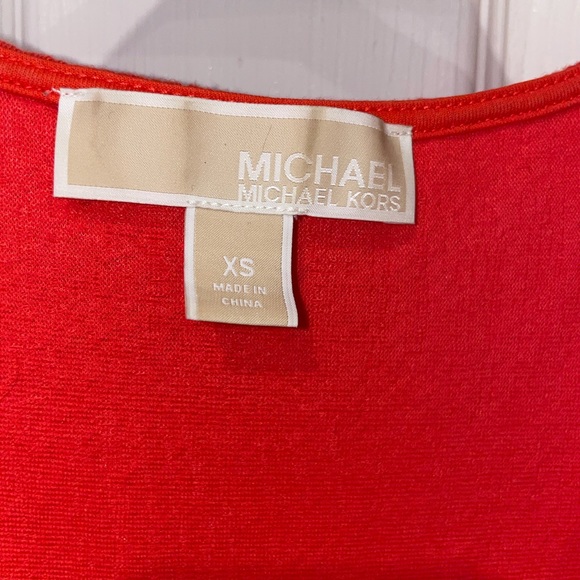 Red top - Picture 4 of 4